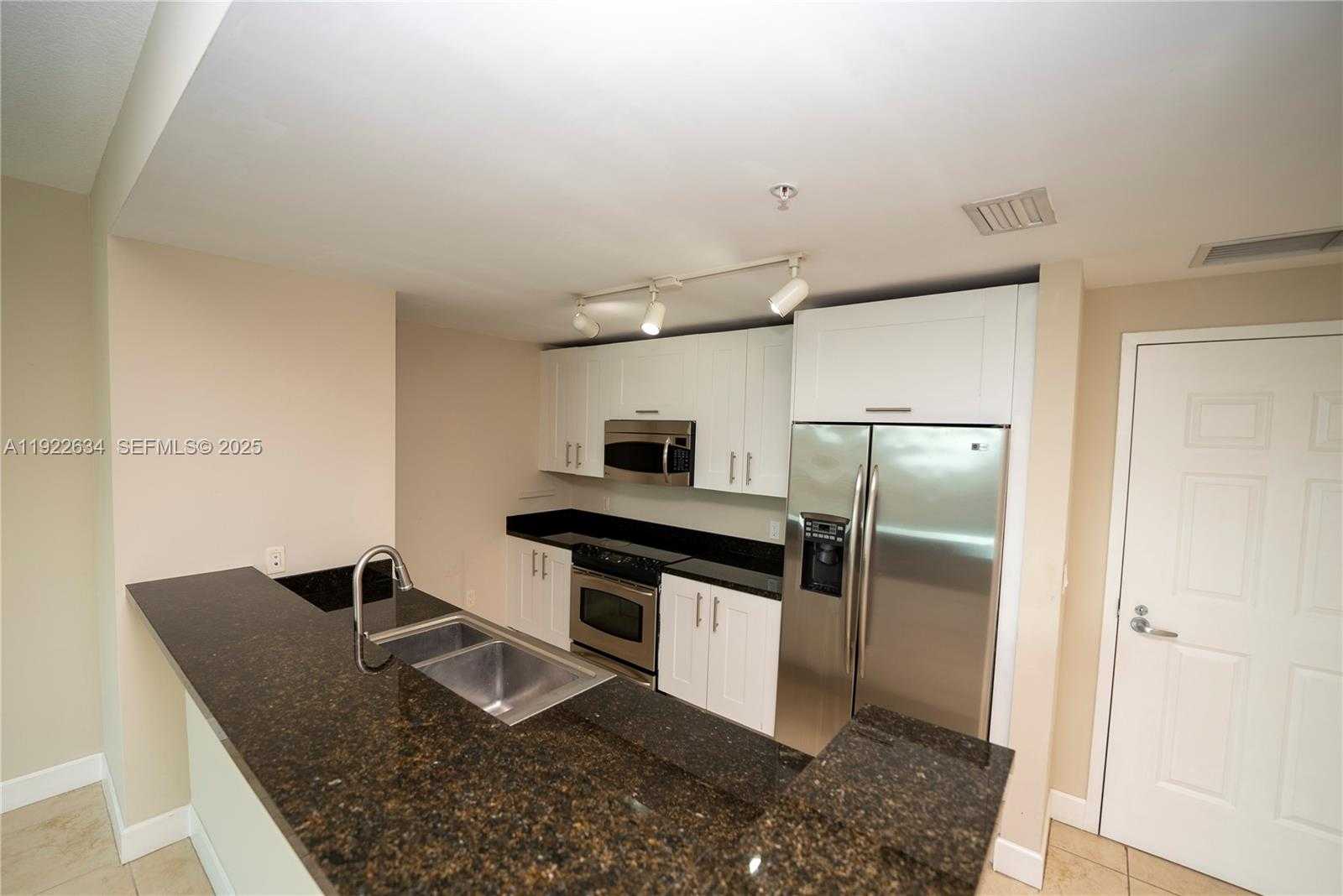 Small Image of 1300 PONCE DE LEON BLVD #808, Coral Gables Number 15