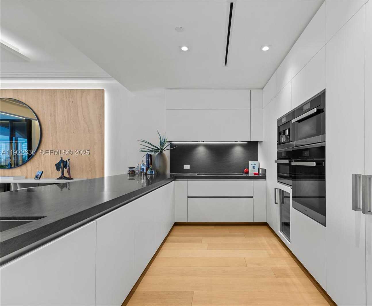 Small Image of 6800 FISHER ISLAND DR #6842, Miami Beach Number 12