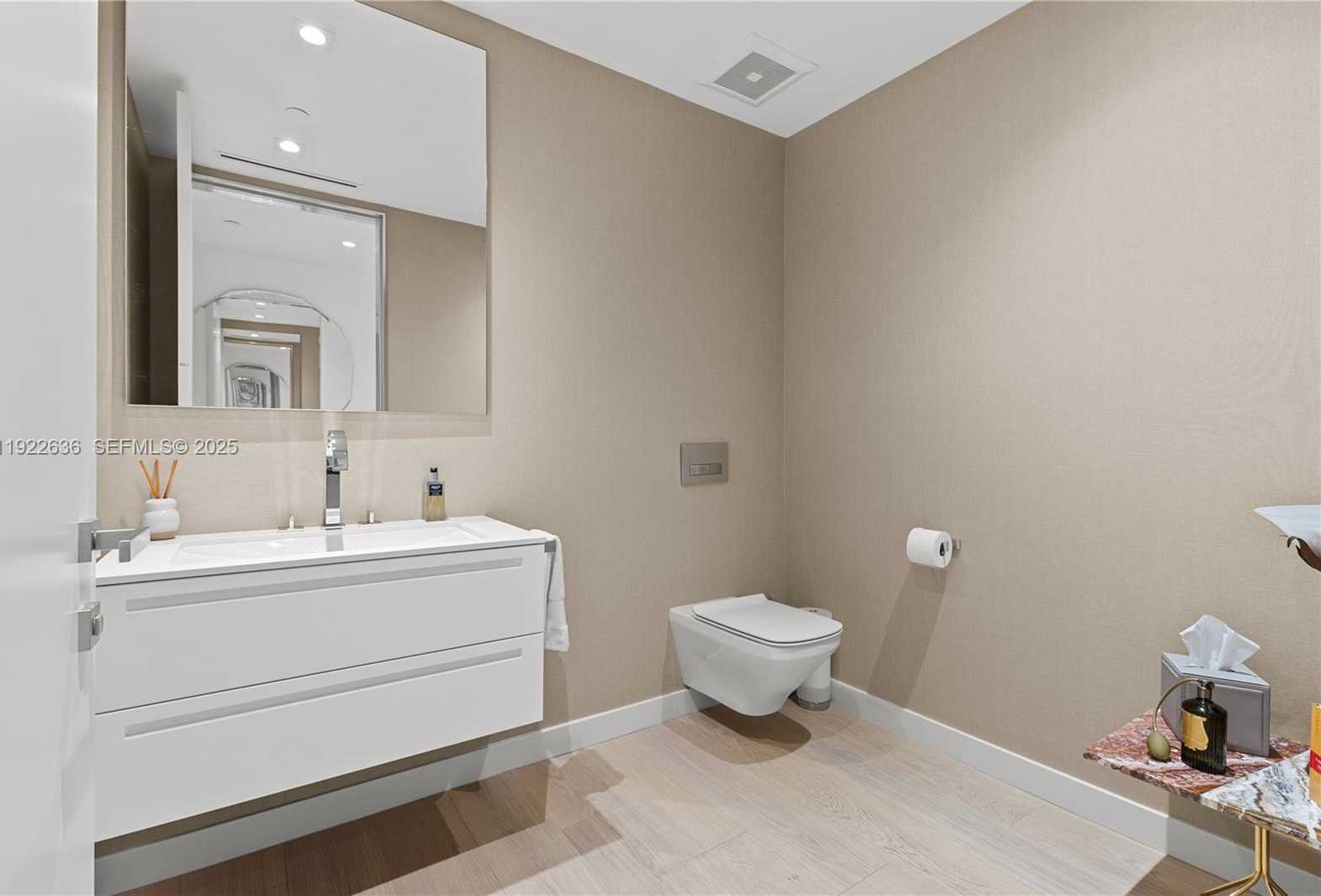 Small Image of 6800 FISHER ISLAND DR #6842, Miami Beach Number 16