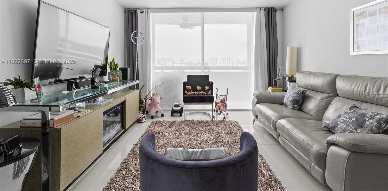 Small Image of 1775 WASHINGTON AVE #14F, Miami Beach Number 3