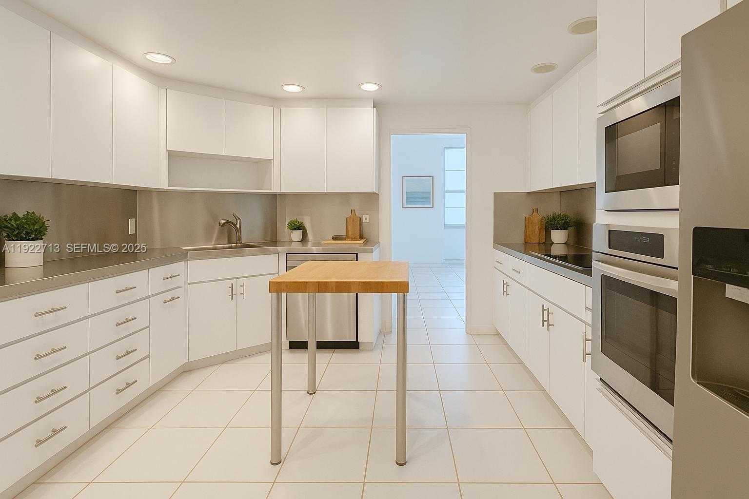 Small Image of 5255 COLLINS AVE #5D, Miami Beach Number 6