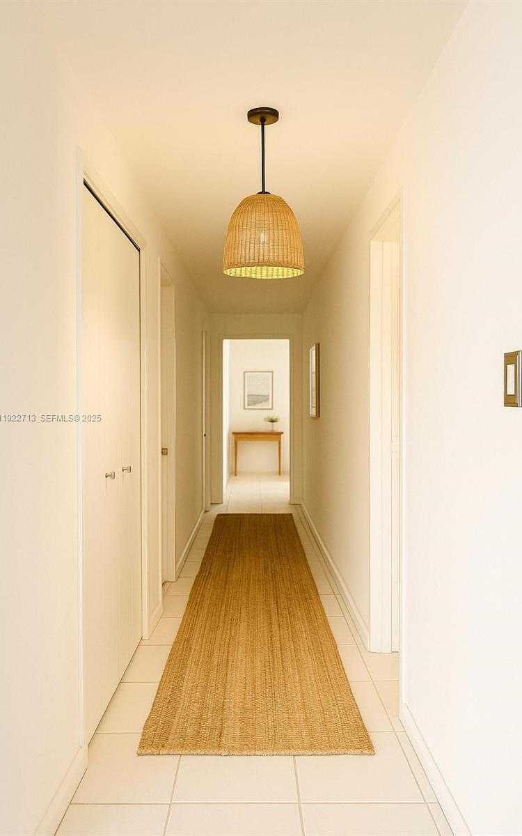 Small Image of 5255 COLLINS AVE #5D, Miami Beach Number 7