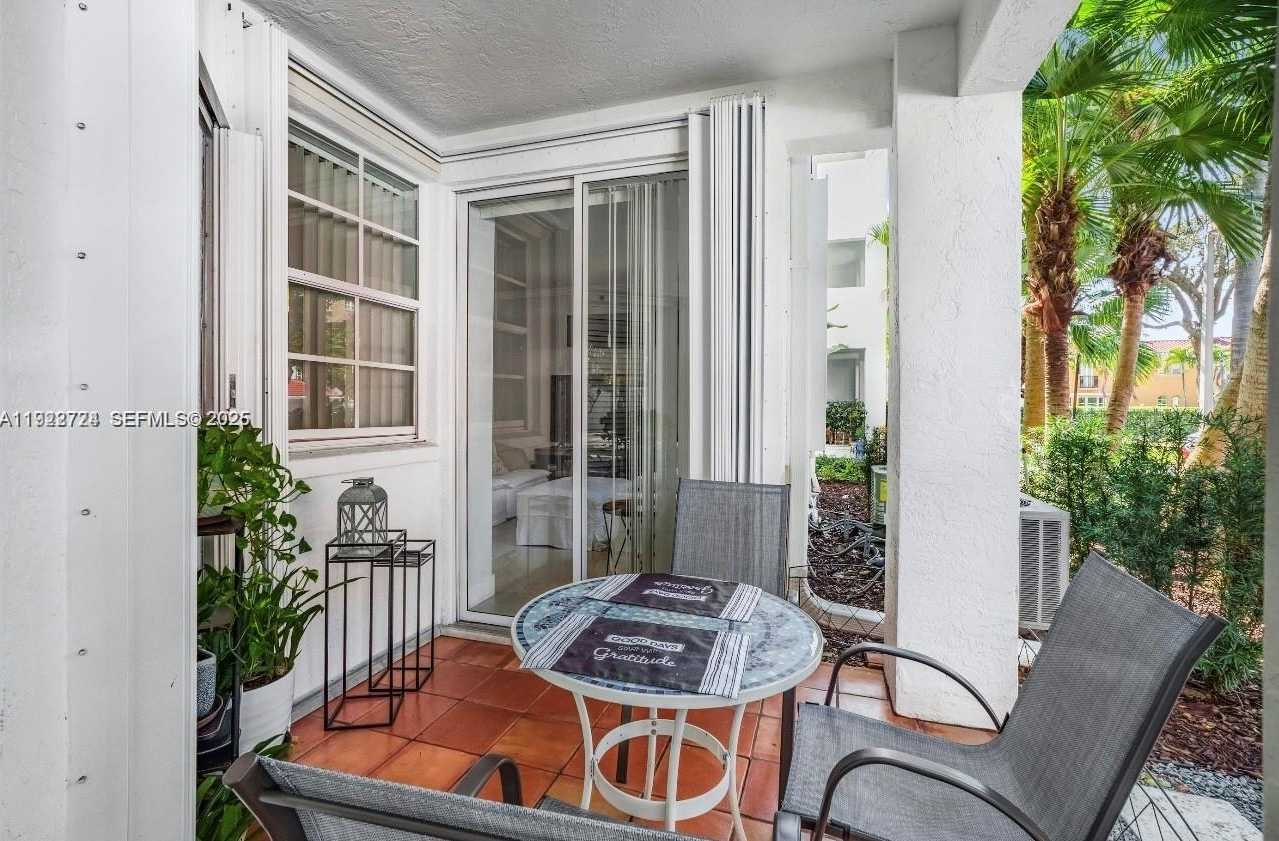 Small Image of Aventura Number 10