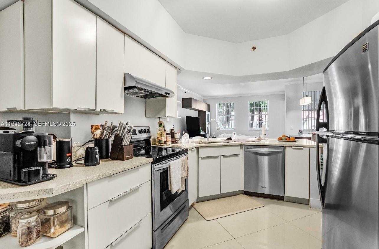 Small Image of Aventura Number 2