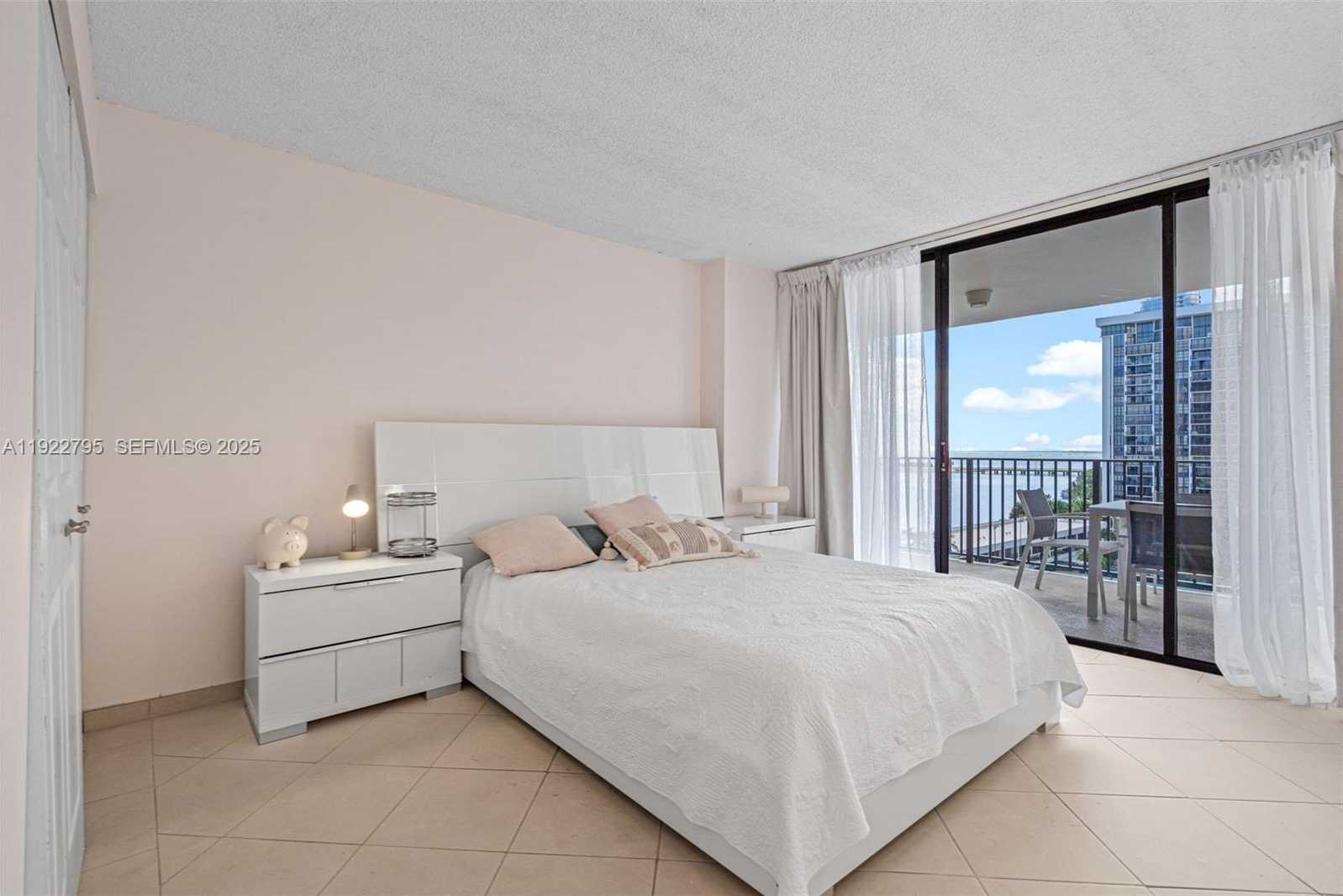 Small Image of 1865 BRICKELL AVE #A1013, Miami Number 18