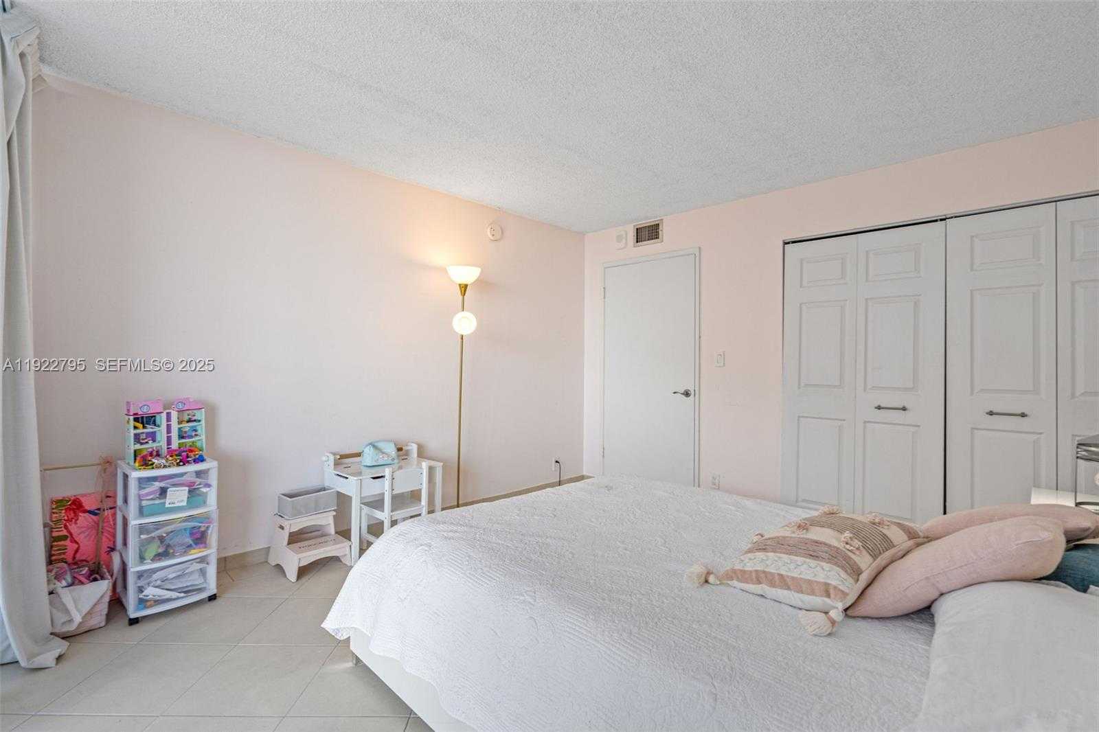 Small Image of 1865 BRICKELL AVE #A1013, Miami Number 19