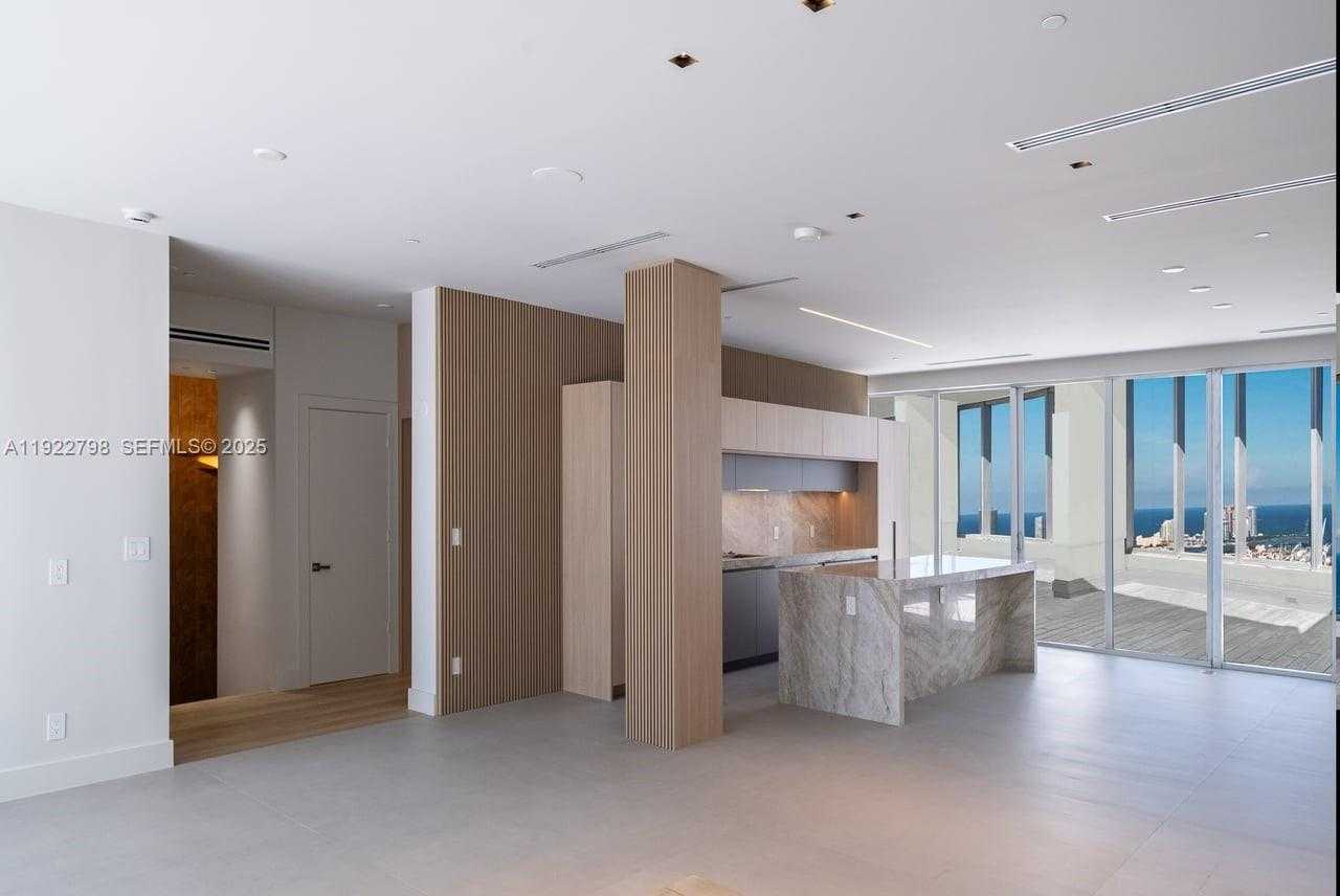 Small Image of 465 BRICKELL AVE #5701, Miami Number 18