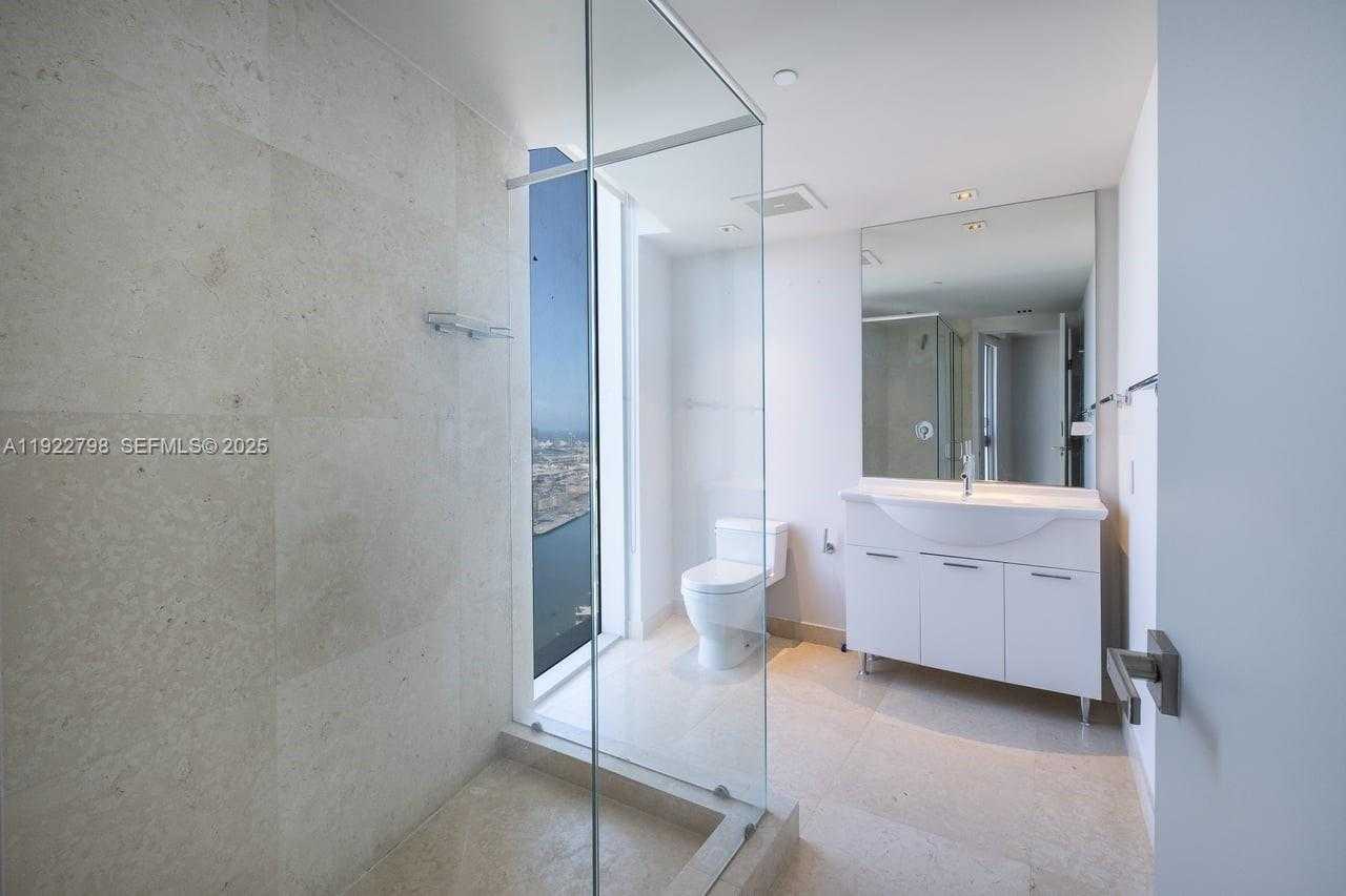 Small Image of 465 BRICKELL AVE #5701, Miami Number 20