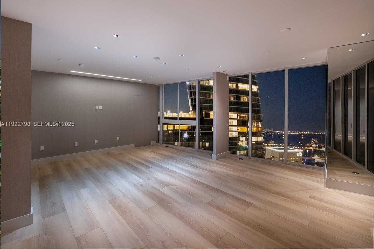 Small Image of 465 BRICKELL AVE #5701, Miami Number 37