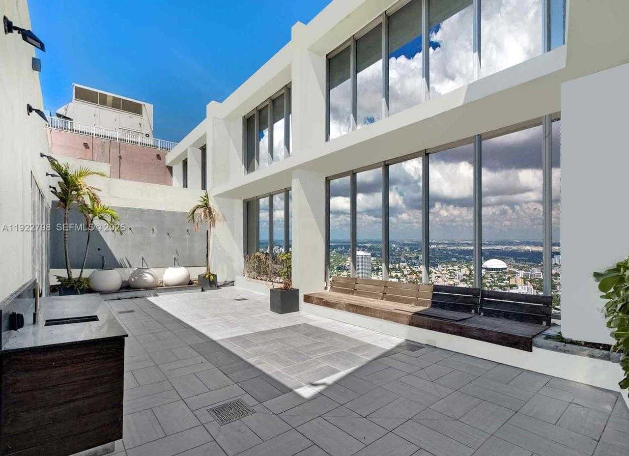 Small Image of 465 BRICKELL AVE #5701, Miami Number 39
