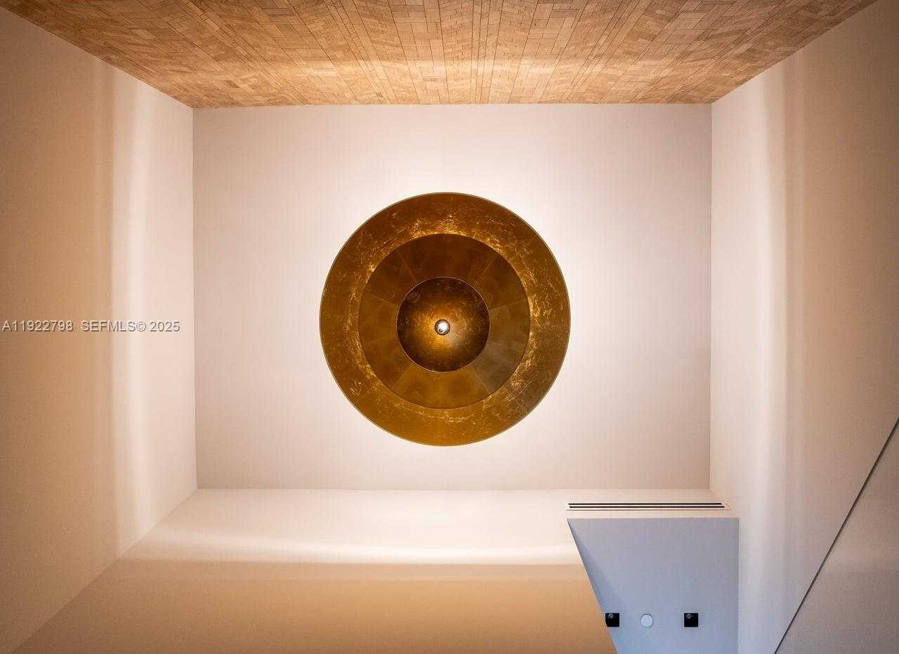 Small Image of 465 BRICKELL AVE #5701, Miami Number 6