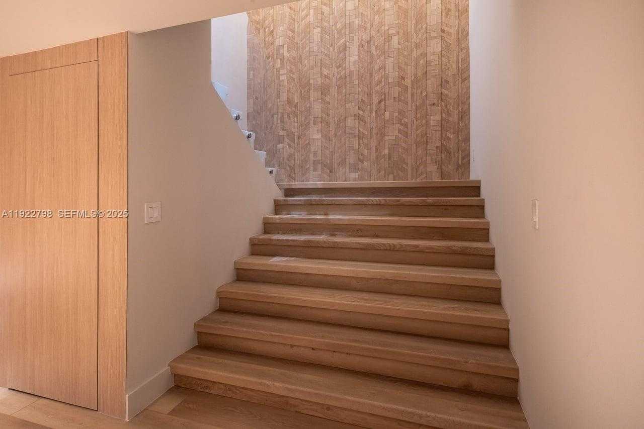 Small Image of 465 BRICKELL AVE #5701, Miami Number 7