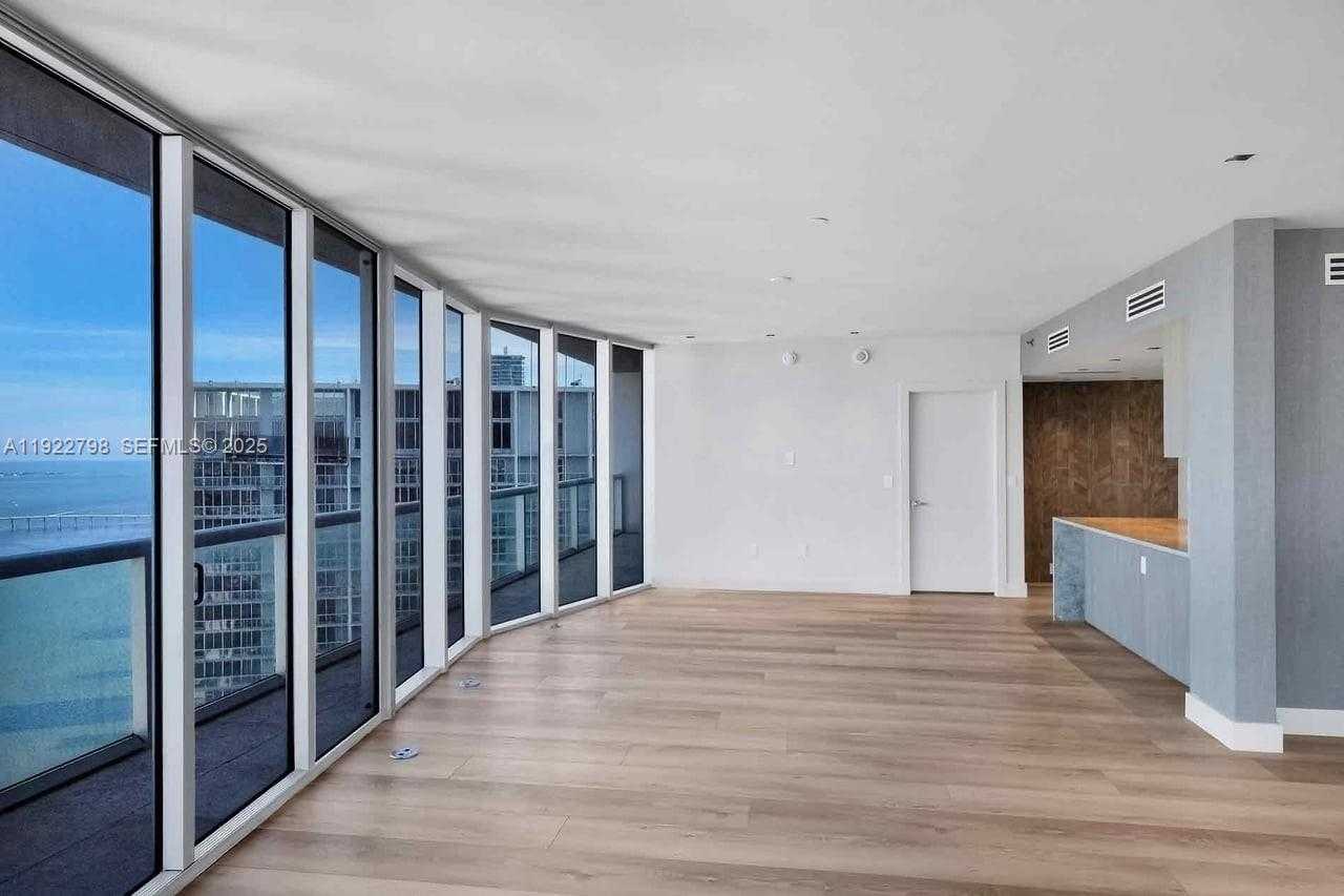 Small Image of 465 BRICKELL AVE #5701, Miami Number 8