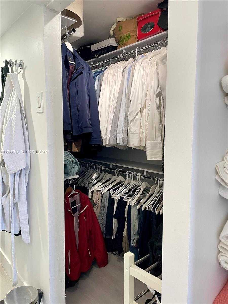 Small Image of 6900 BAY DR #7A, Miami Beach Number 15