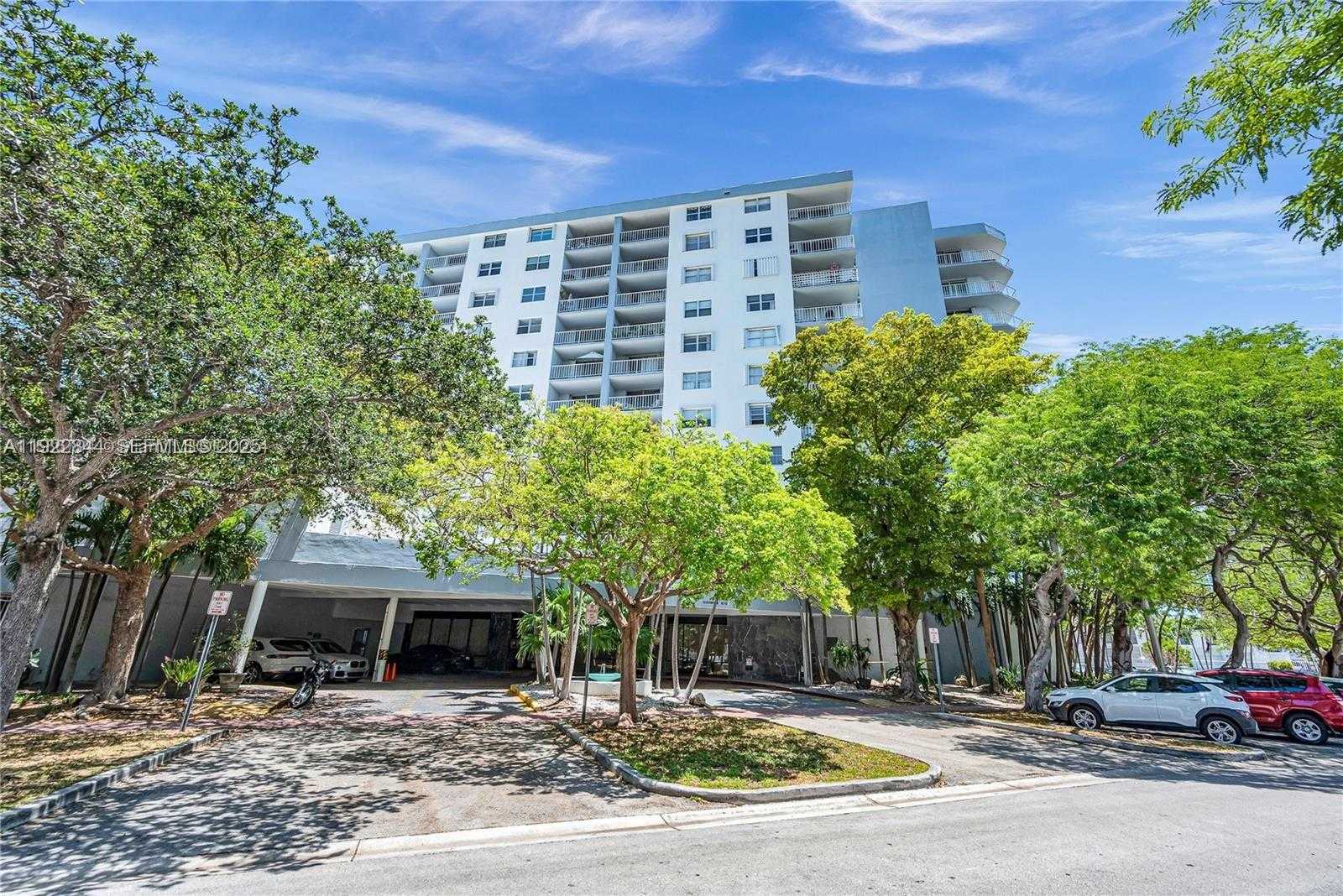 Small Image of 6900 BAY DR #7A, Miami Beach Number 27