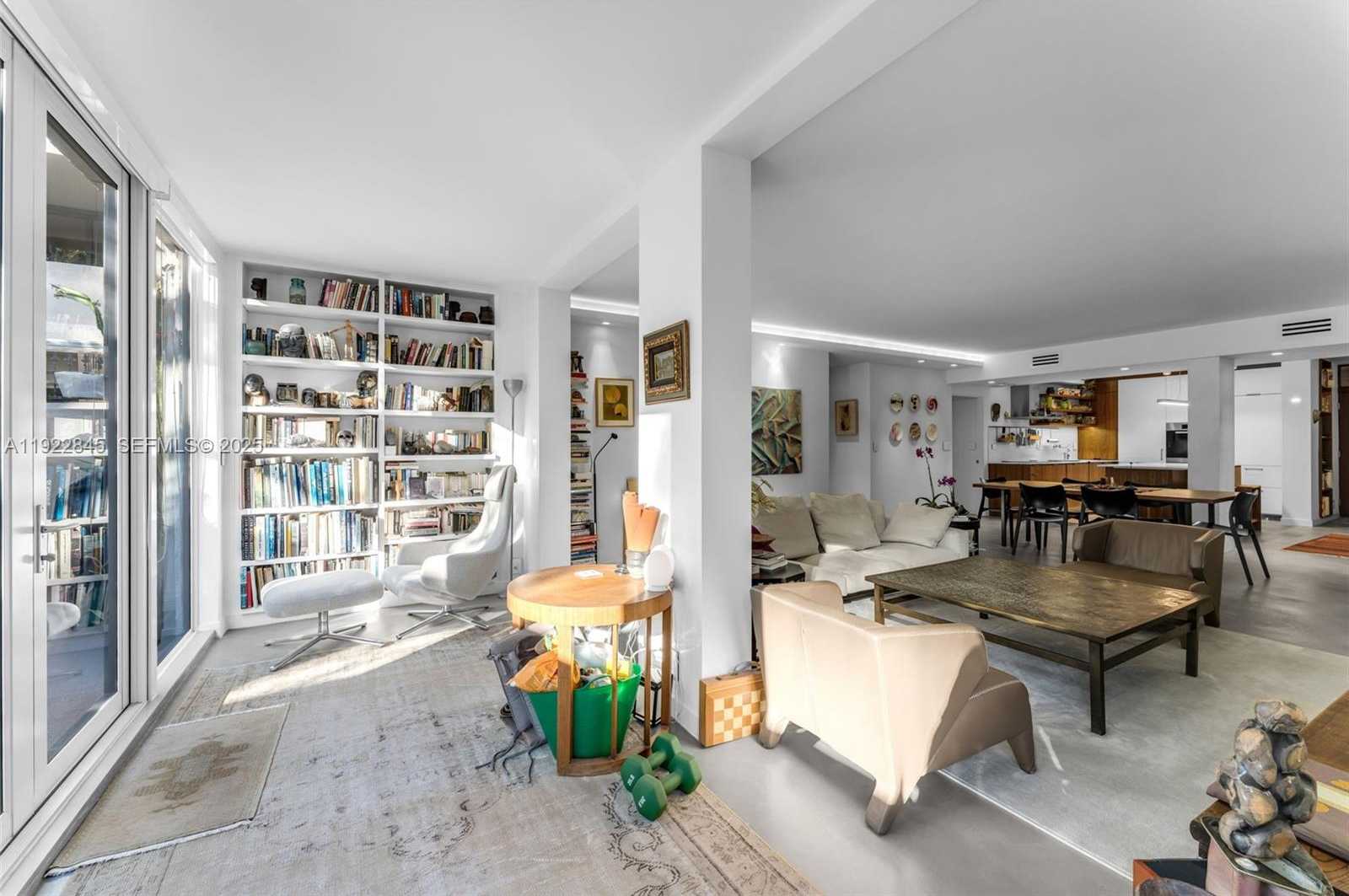 Imagen de Pequeño Objeto