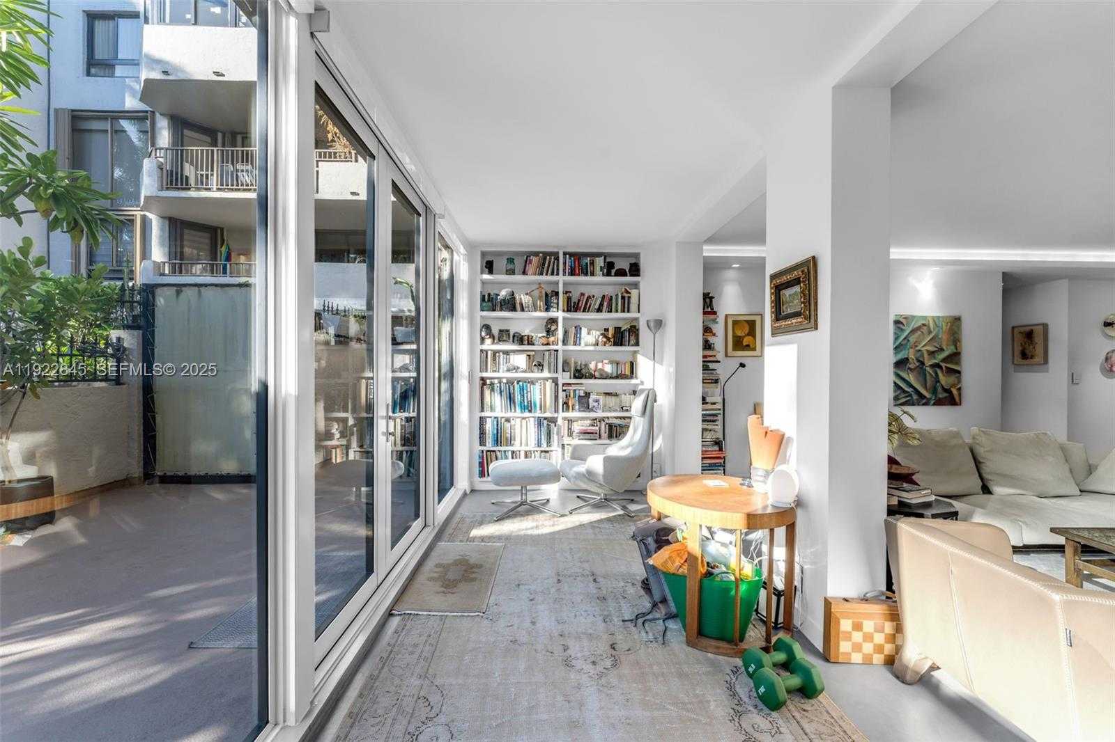 Imagen de Pequeño Objeto