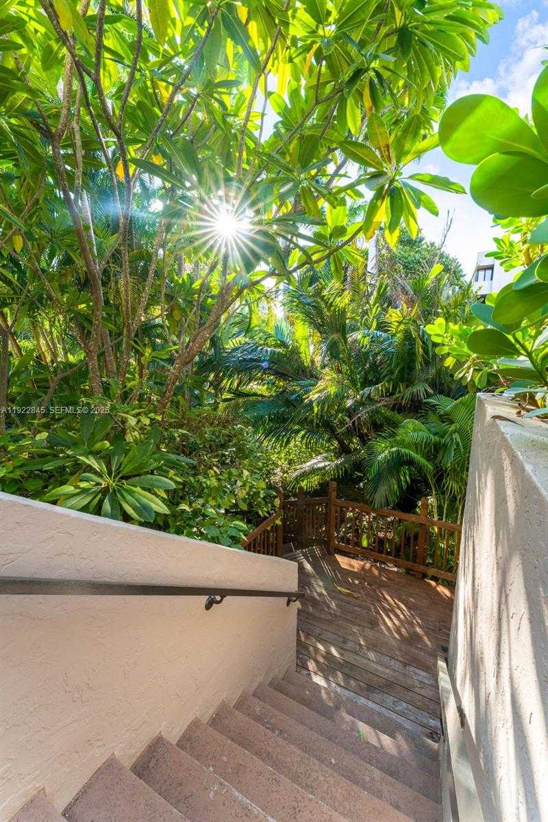 Imagen de Pequeño Objeto