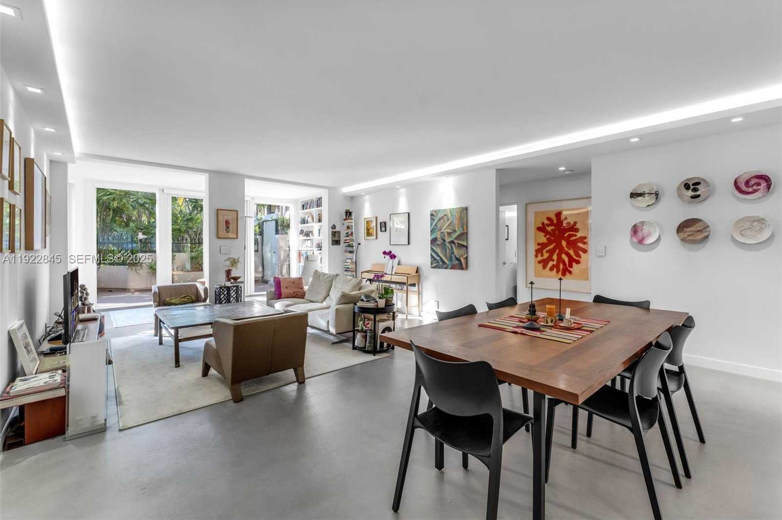 Imagen de Pequeño Objeto