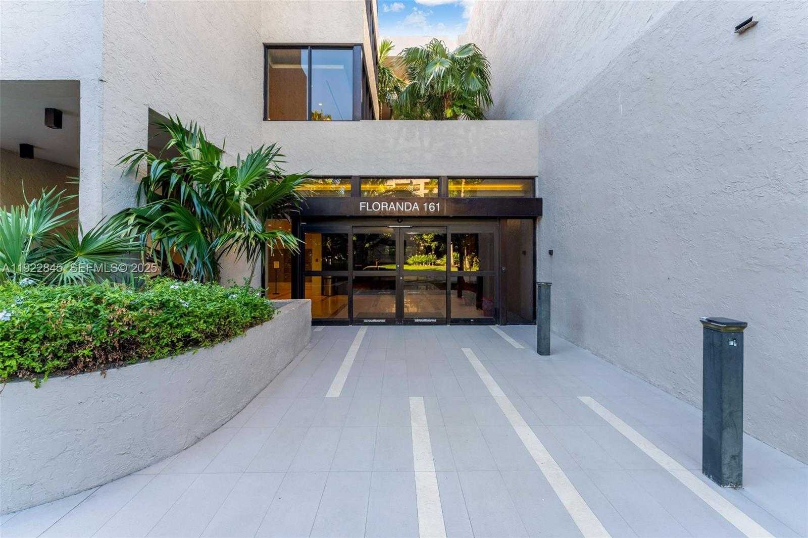 Imagen de Pequeño Objeto