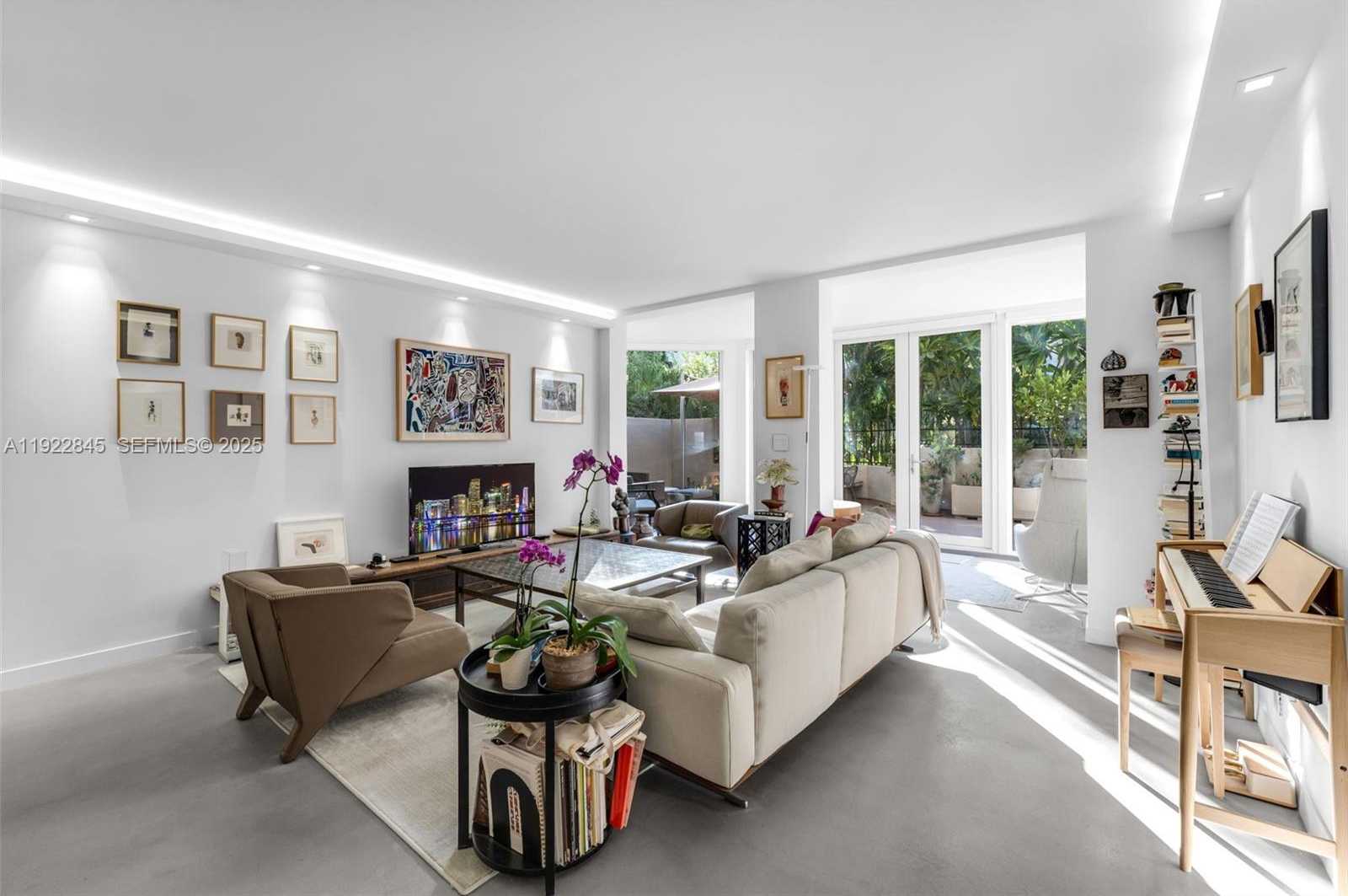 Imagen de Pequeño Objeto