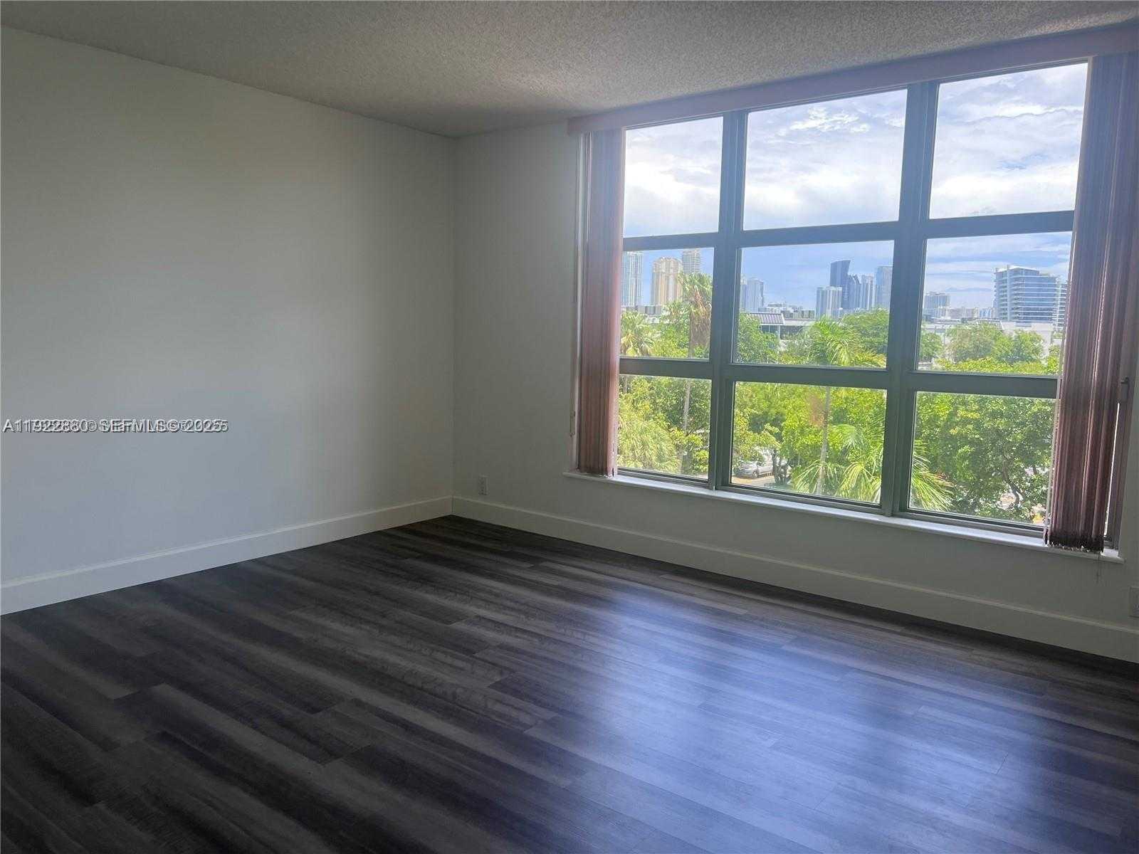 Imagen de Pequeño Objeto