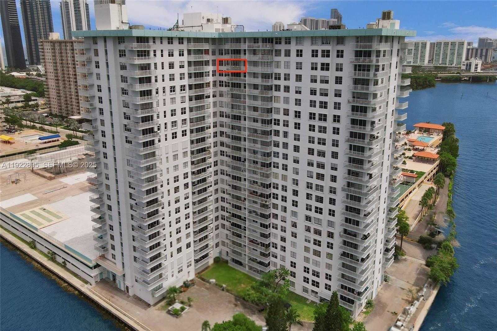 Small Image of 301 174TH ST #2201, Sunny Isles Beach Number 3