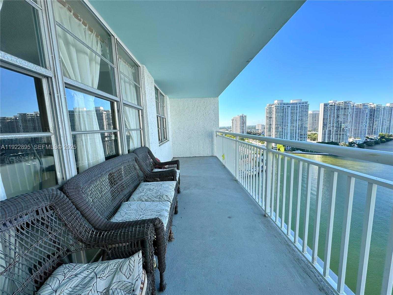 Small Image of 301 174TH ST #2201, Sunny Isles Beach Number 4