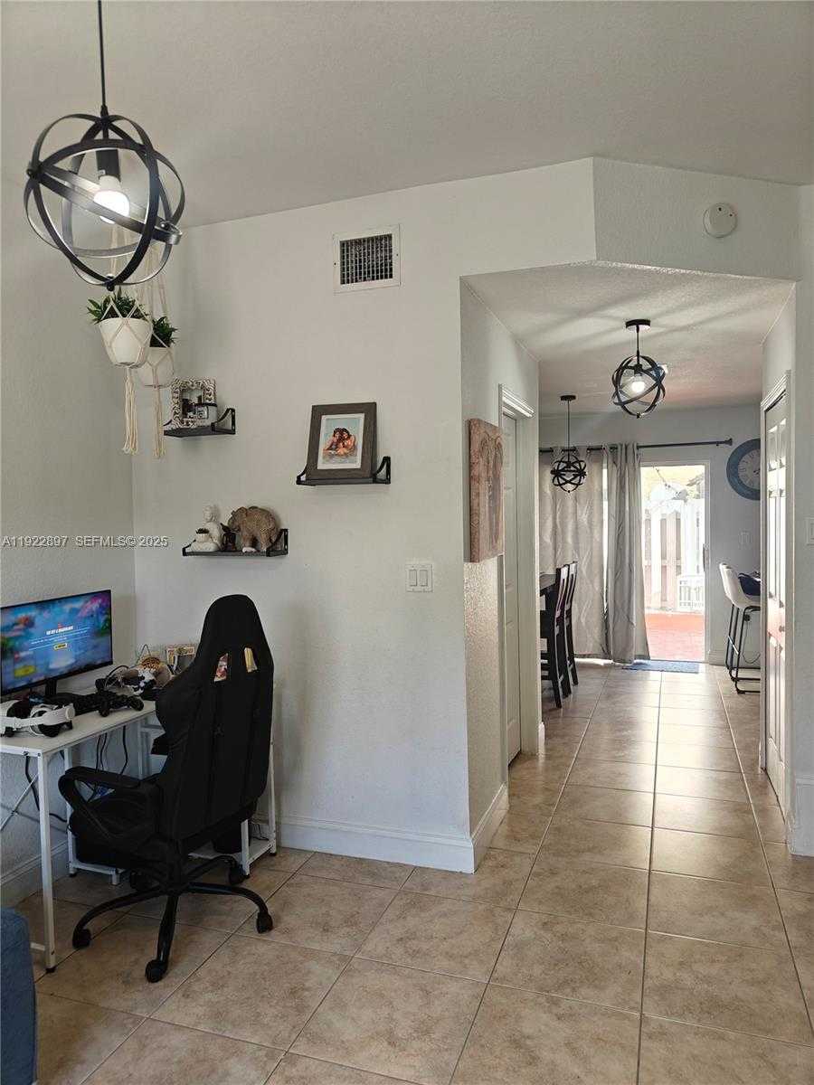 Small Image of 17847 NORTH WEST 74TH PATH, Hialeah Number 10