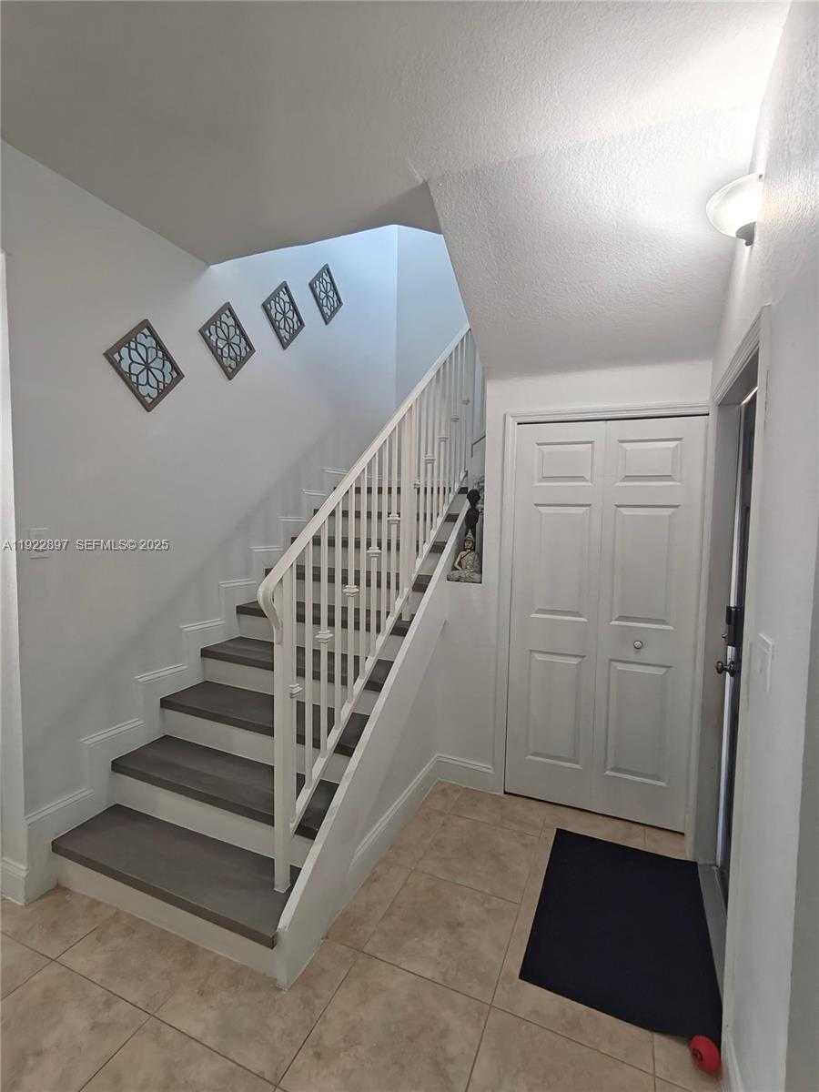 Small Image of 17847 NORTH WEST 74TH PATH, Hialeah Number 12