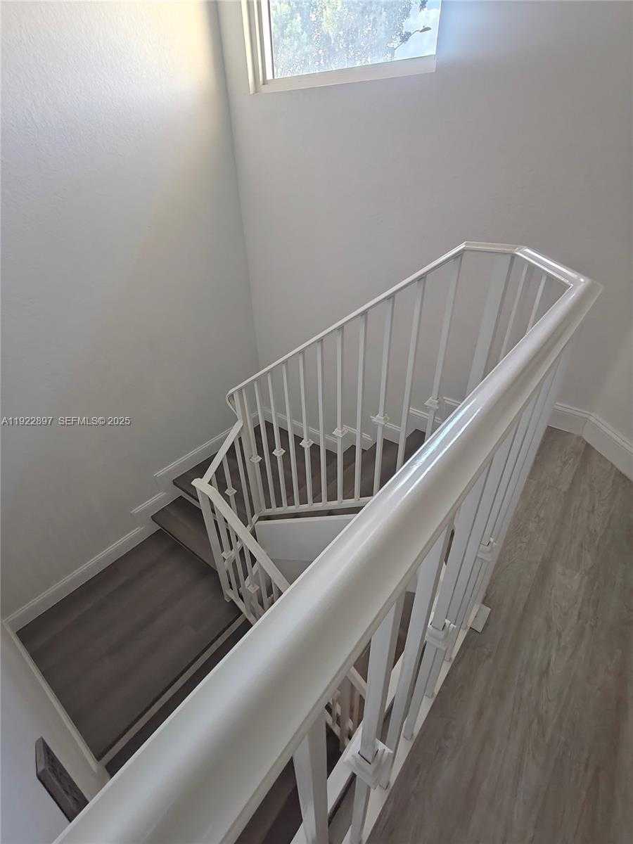 Small Image of 17847 NORTH WEST 74TH PATH, Hialeah Number 20