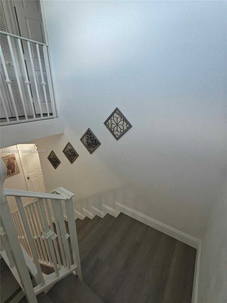 Small Image of 17847 NORTH WEST 74TH PATH, Hialeah Number 22