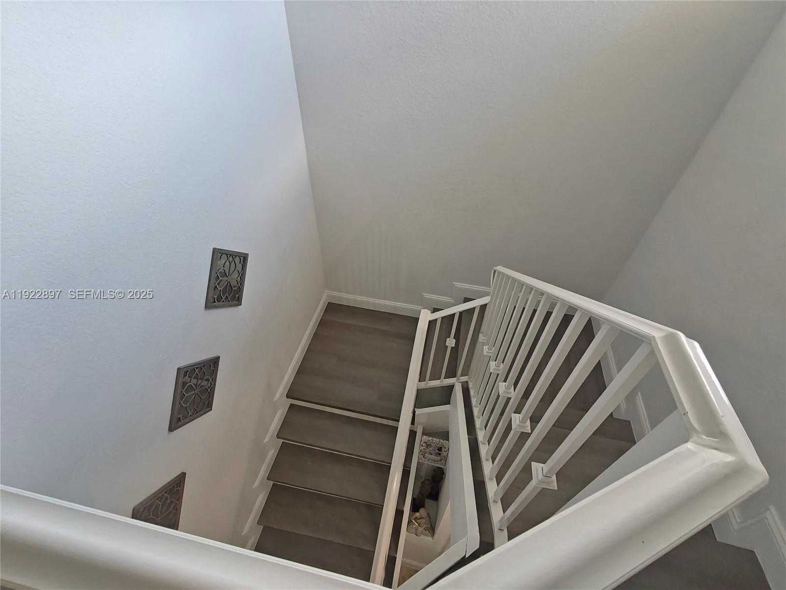 Small Image of 17847 NORTH WEST 74TH PATH, Hialeah Number 23