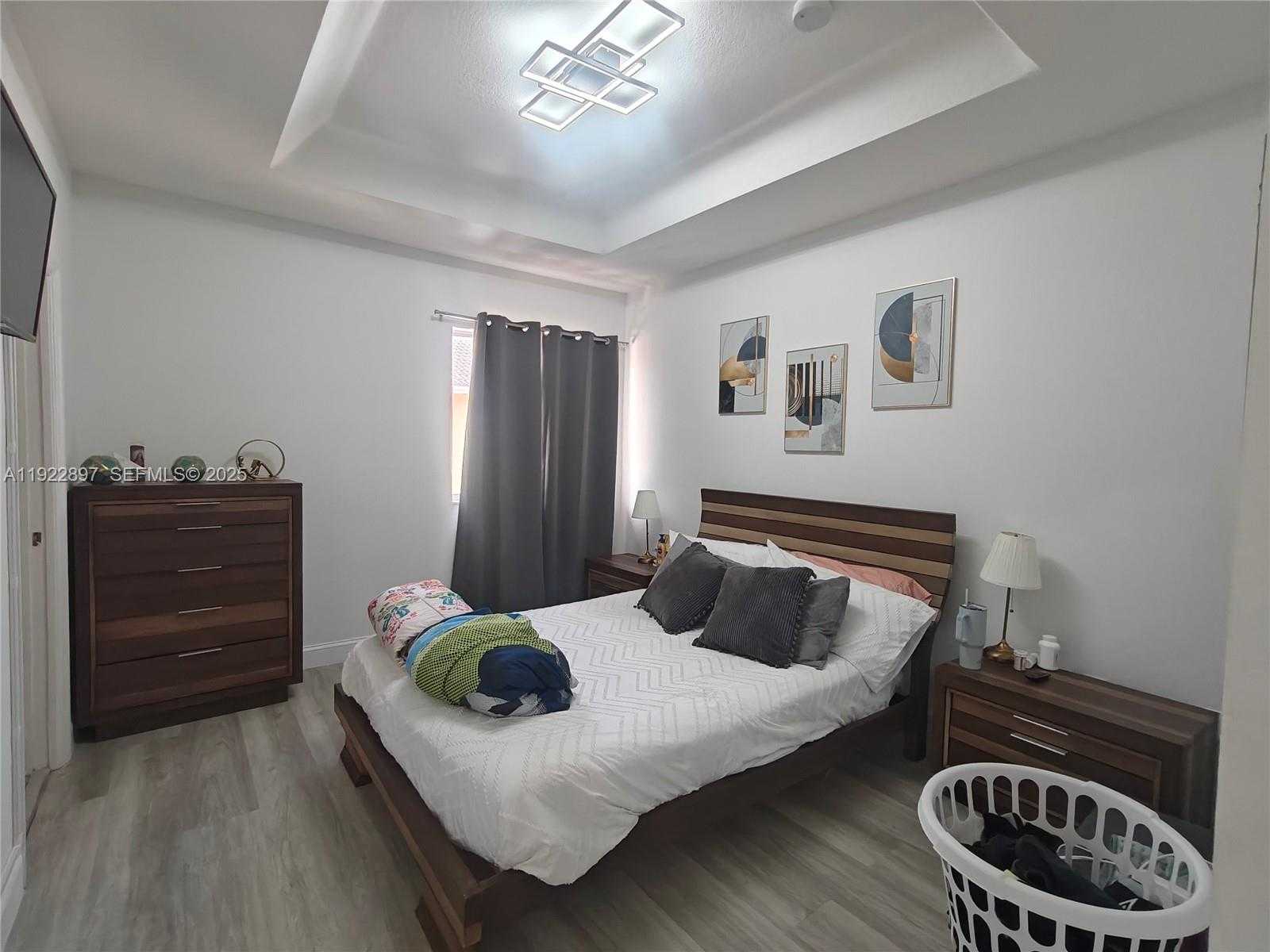 Small Image of 17847 NORTH WEST 74TH PATH, Hialeah Number 24