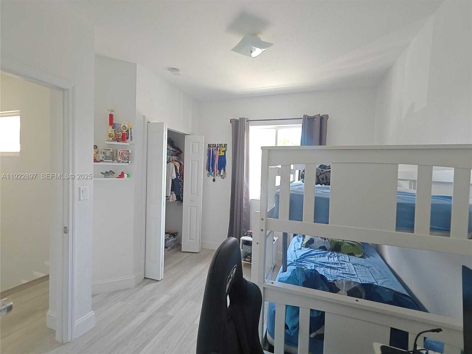 Small Image of 17847 NORTH WEST 74TH PATH, Hialeah Number 29