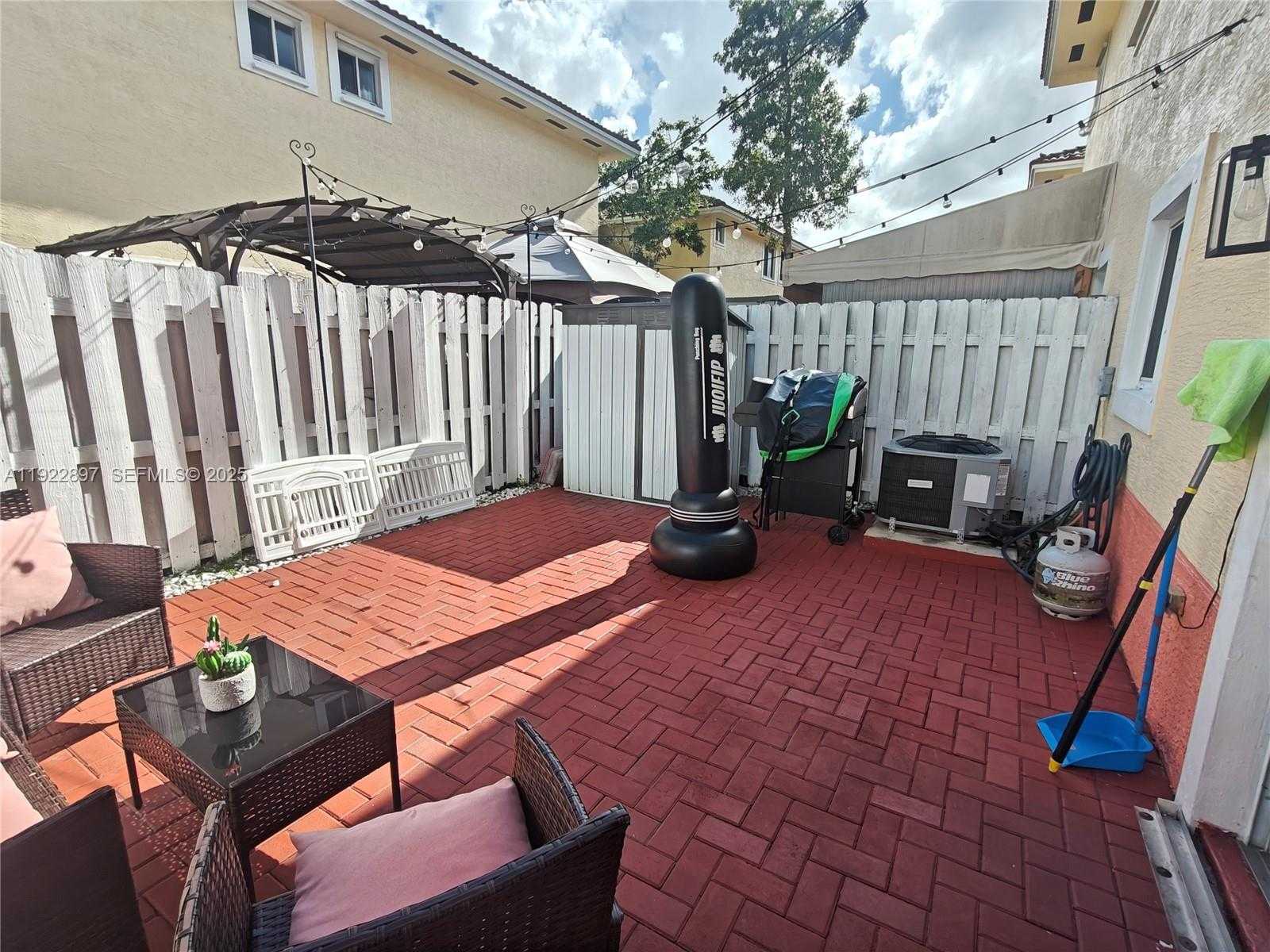 Small Image of 17847 NORTH WEST 74TH PATH, Hialeah Number 32