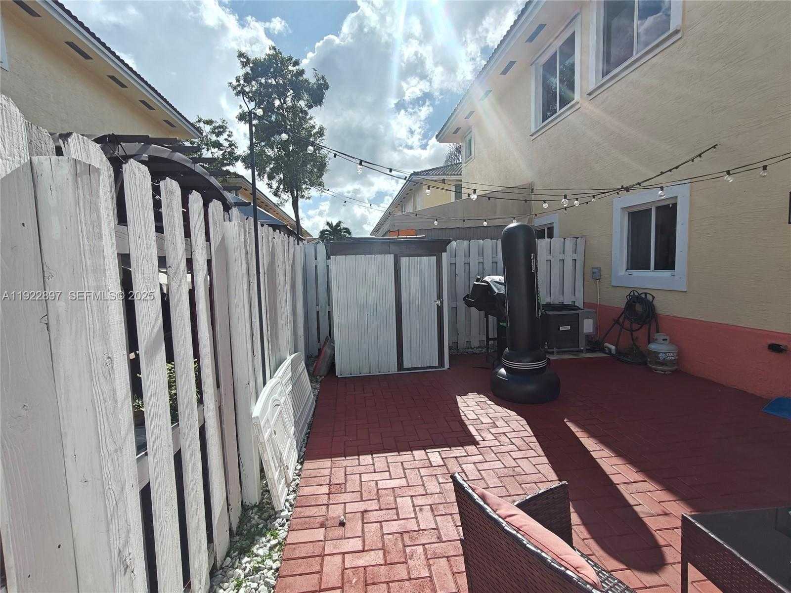 Small Image of 17847 NORTH WEST 74TH PATH, Hialeah Number 33