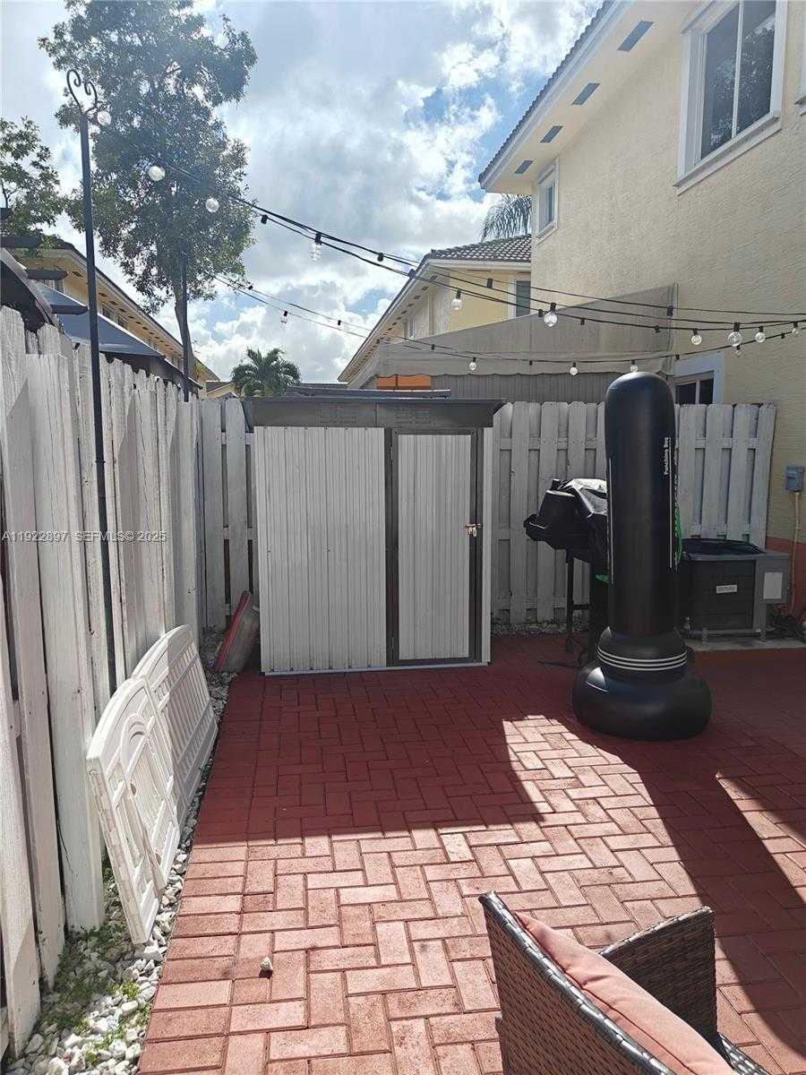 Small Image of 17847 NORTH WEST 74TH PATH, Hialeah Number 35
