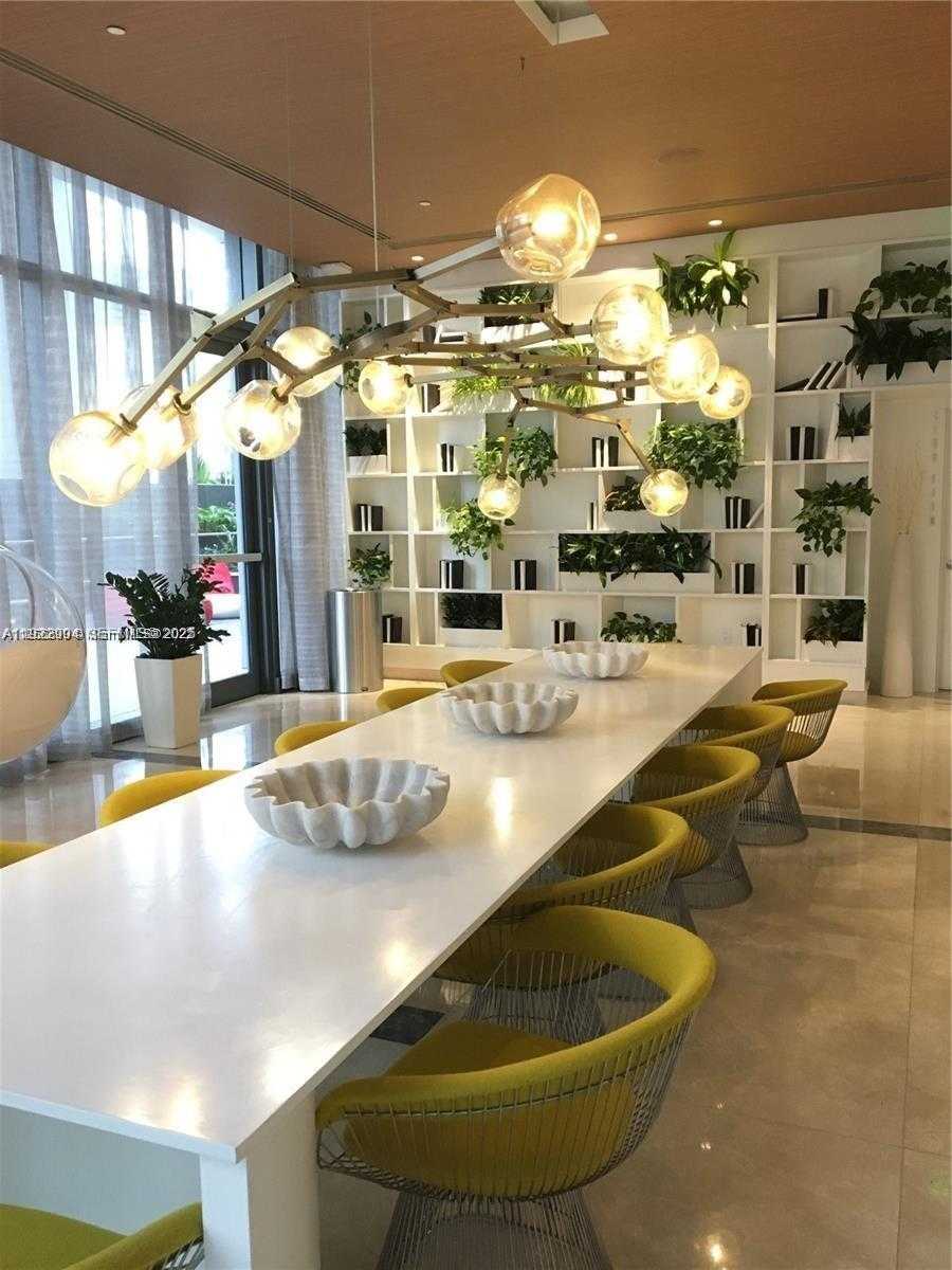 Imagen de Pequeño Objeto