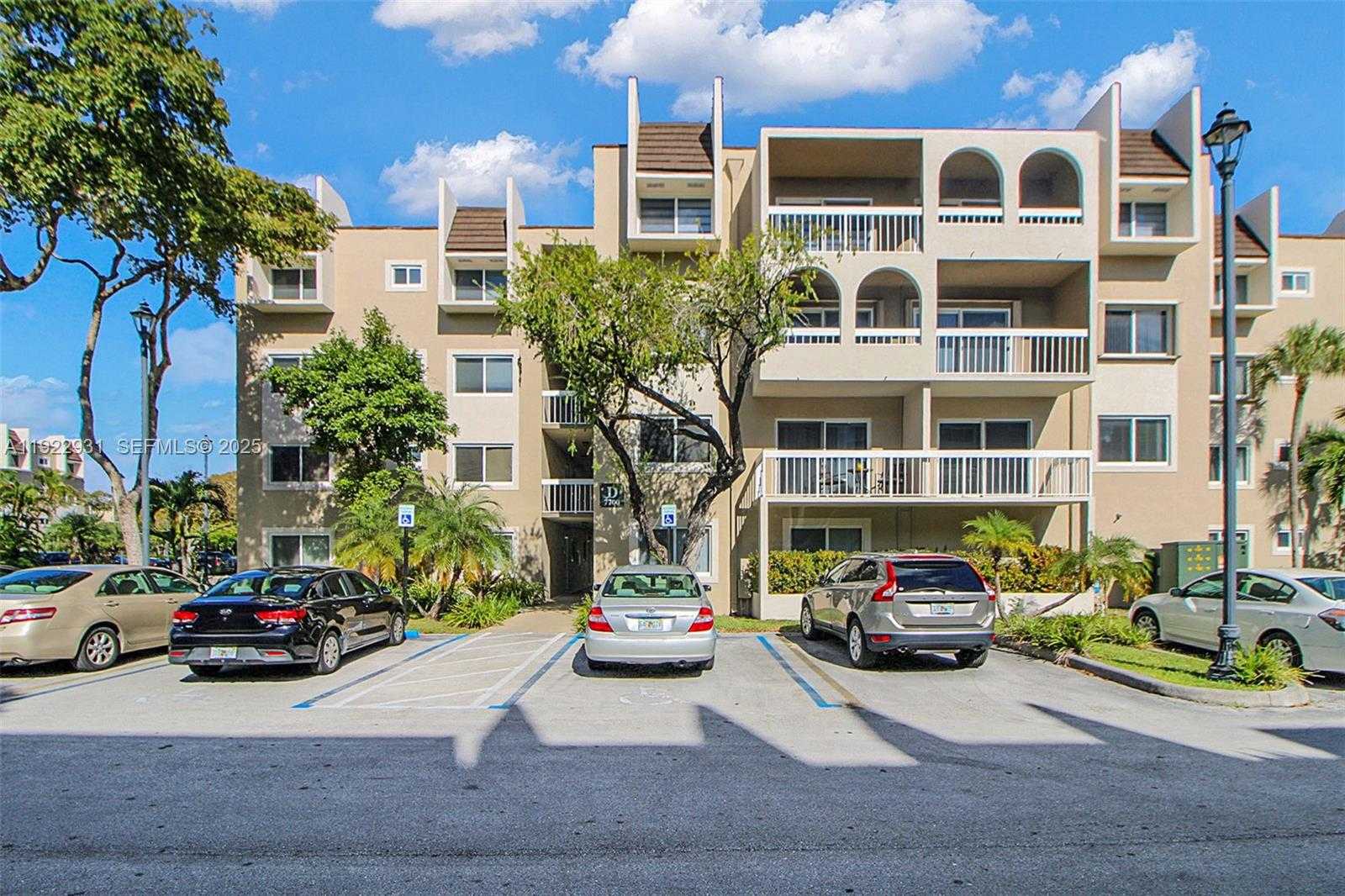 Small Image of 7700 CAMINO REAL #D-101, Miami Number 12