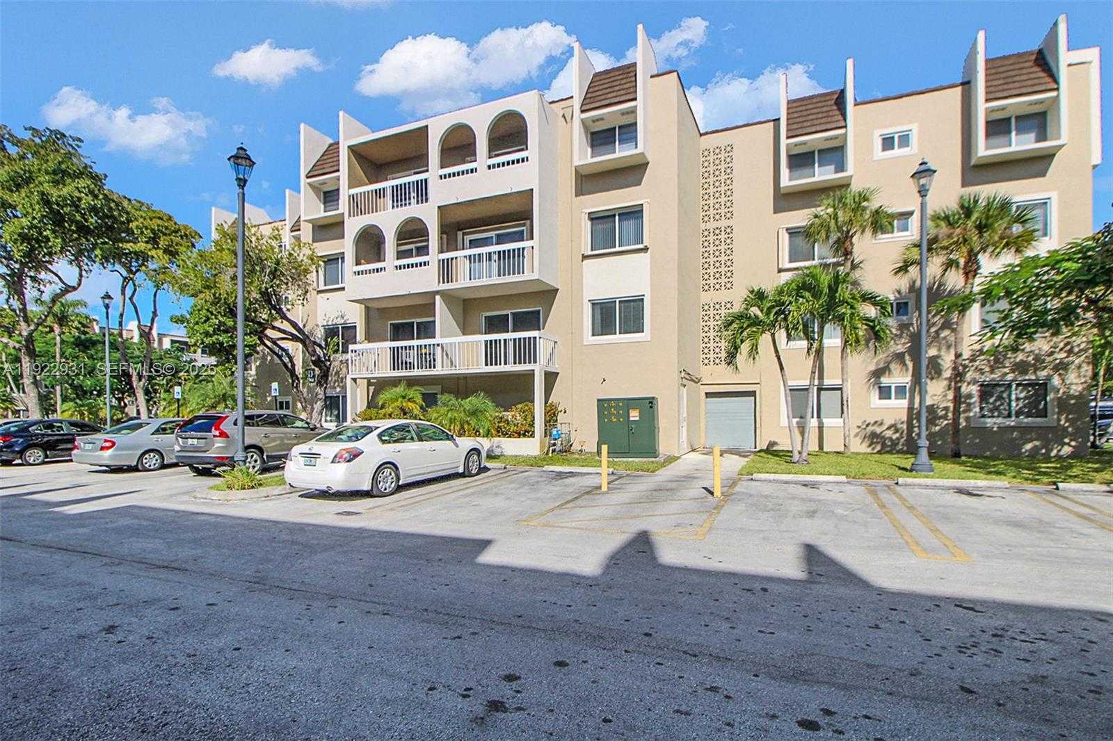 Small Image of 7700 CAMINO REAL #D-101, Miami Number 13