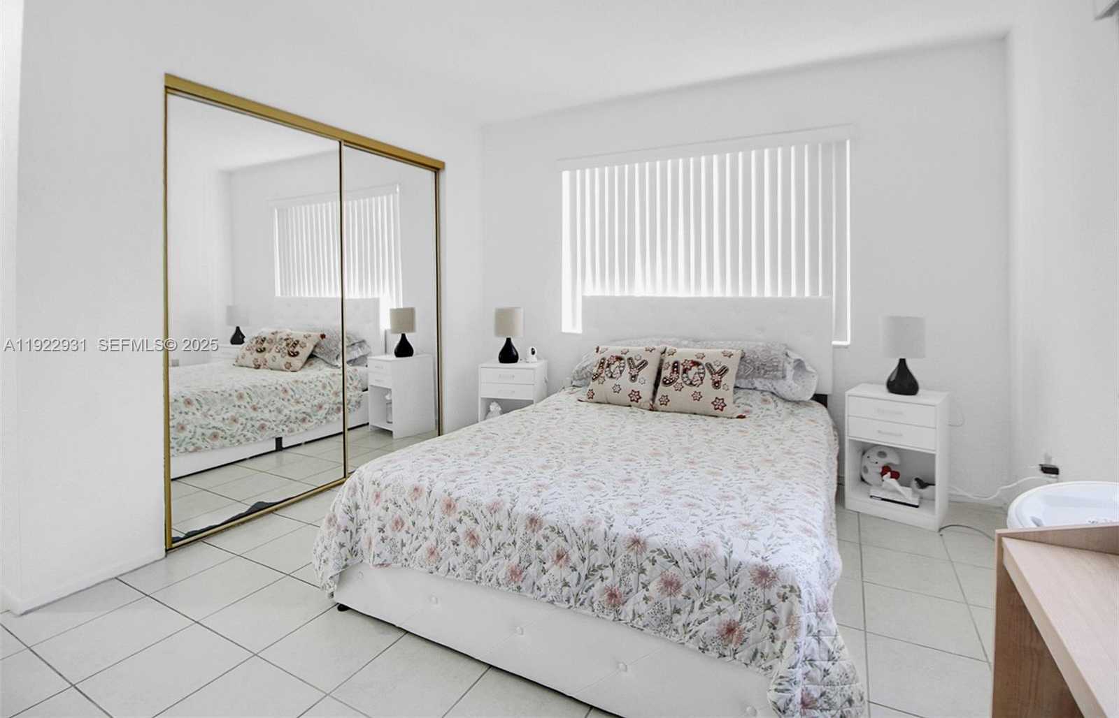 Small Image of 7700 CAMINO REAL #D-101, Miami Number 4