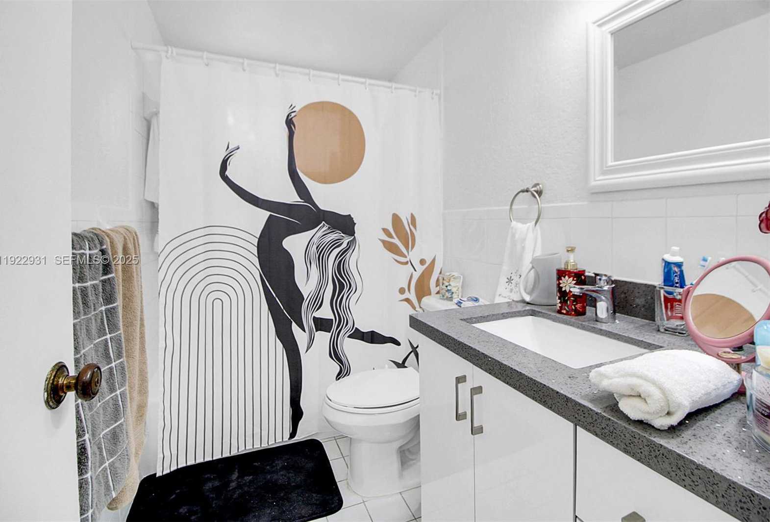 Small Image of 7700 CAMINO REAL #D-101, Miami Number 5