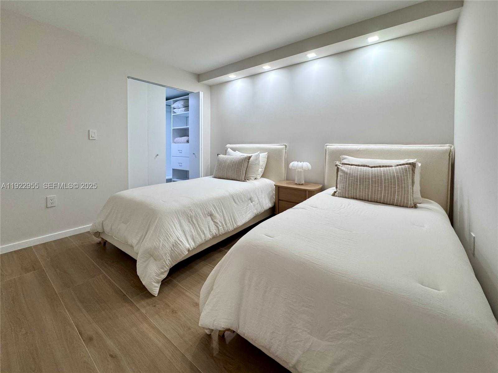 Small Image of 10230 COLLINS AVE #102, Bal Harbour Number 15