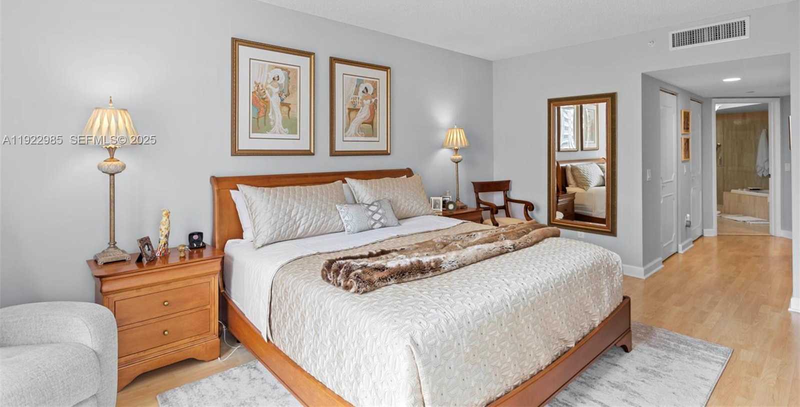 Small Image of 21205 YACHT CLUB DR #2403, Aventura Number 17