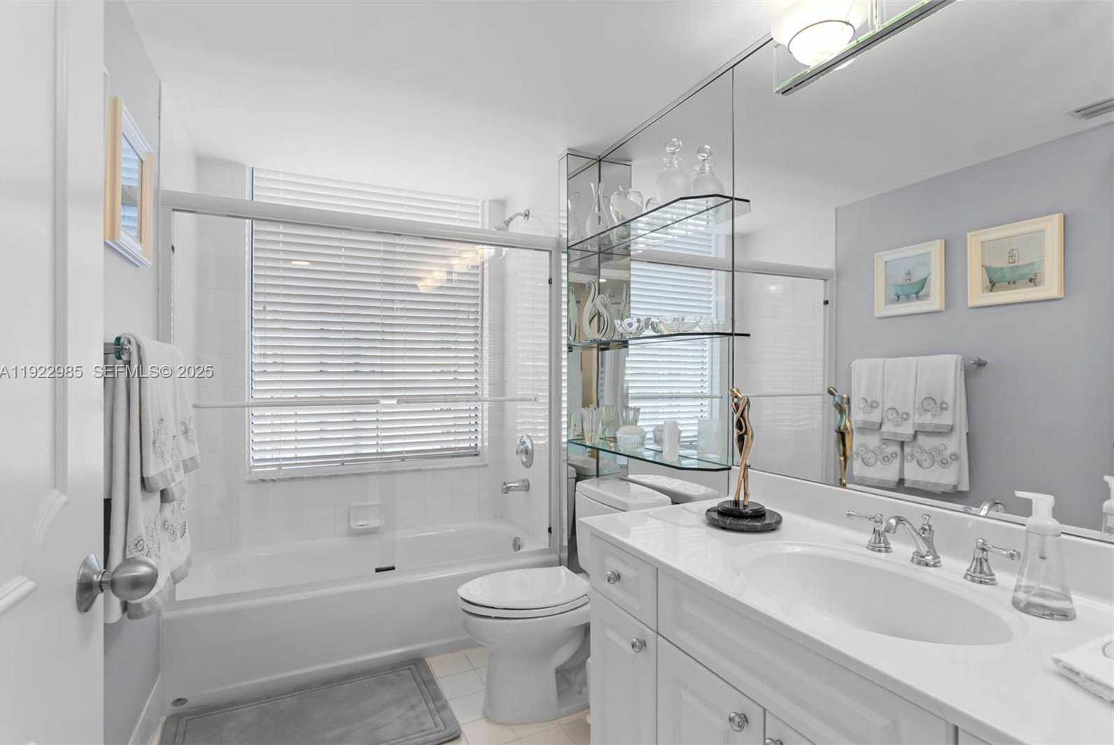 Small Image of 21205 YACHT CLUB DR #2403, Aventura Number 21