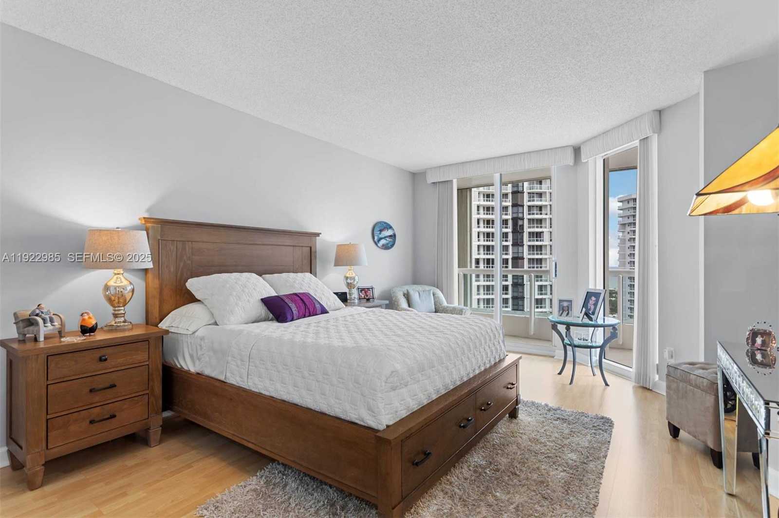 Small Image of 21205 YACHT CLUB DR #2403, Aventura Number 22