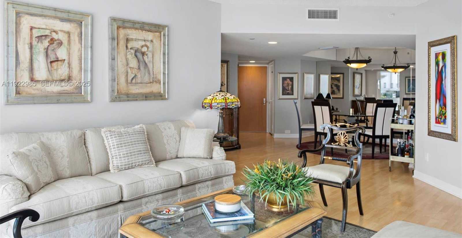 Small Image of 21205 YACHT CLUB DR #2403, Aventura Number 6