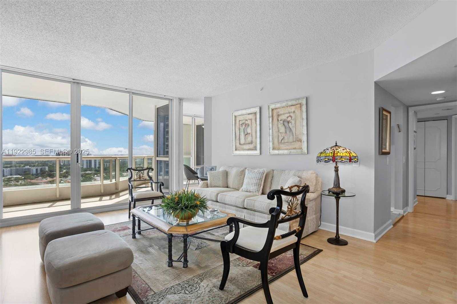 Small Image of 21205 YACHT CLUB DR #2403, Aventura Number 7