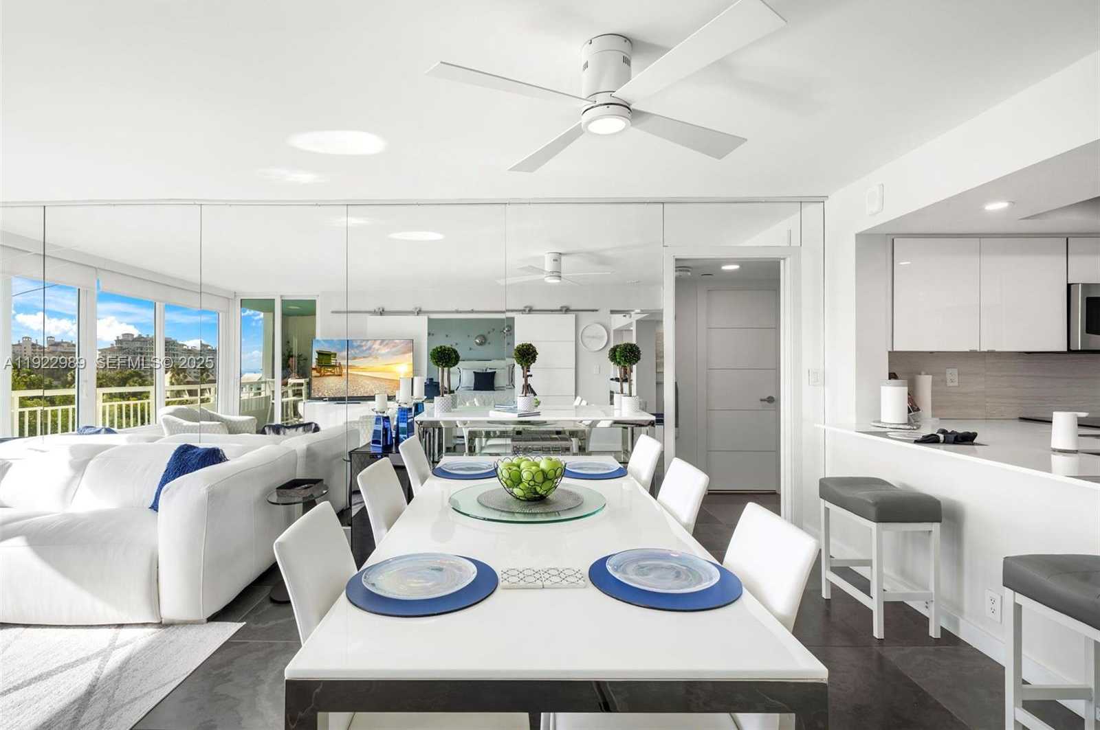 Small Image of 400 SOUTH POINTE DR #401, Miami Beach Number 11